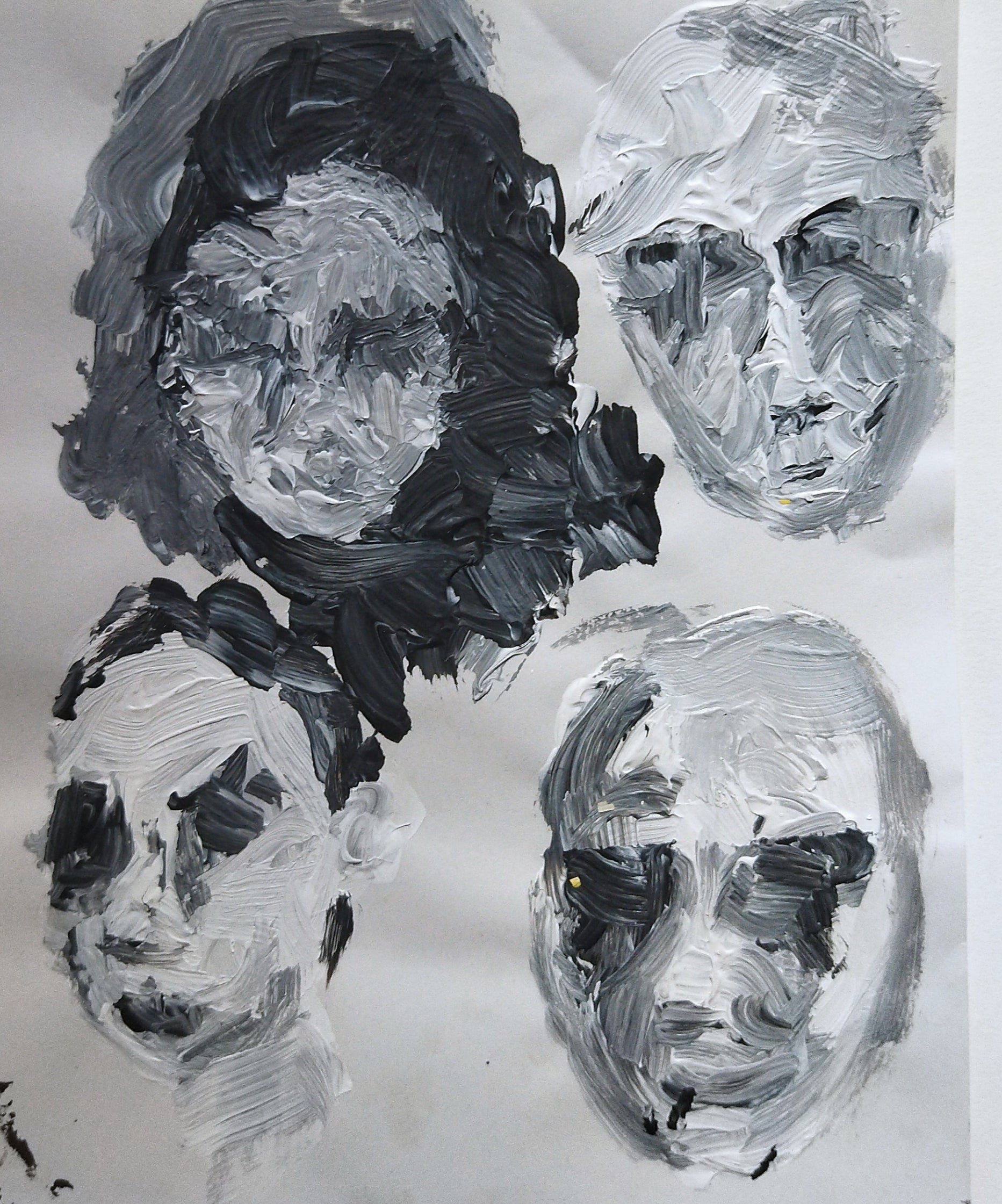 Petite étude sur papier / Acrylique Noir et Blanc "4 portraits"